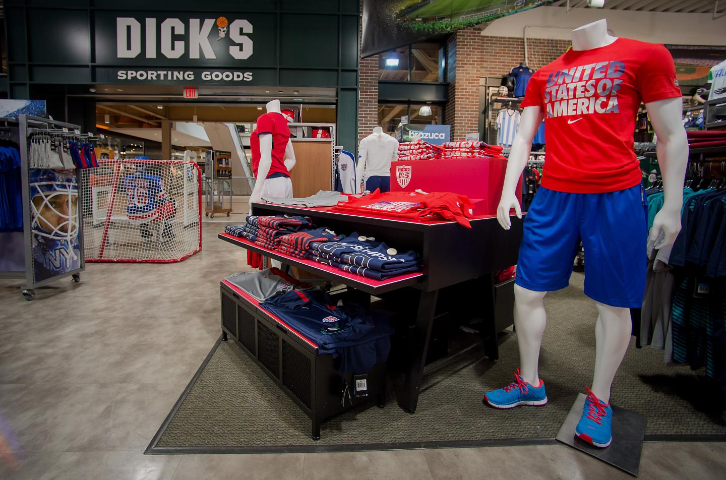 Dick's Sporting Goods Declines as Forecast Trails Estimates
