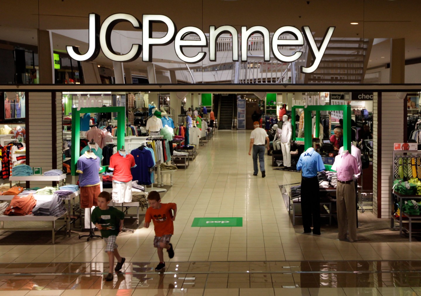 Earns JC Penney