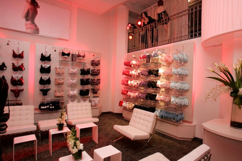 Frederick's of Hollywood Third Annual Lingerie Auction to Benefit The TS Alliance