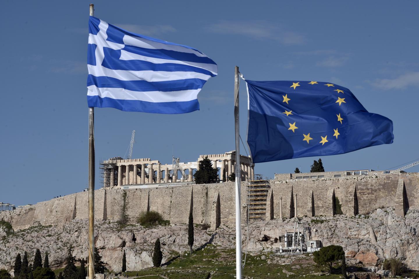 European Central Bank makes emergency funding available to Greek banks