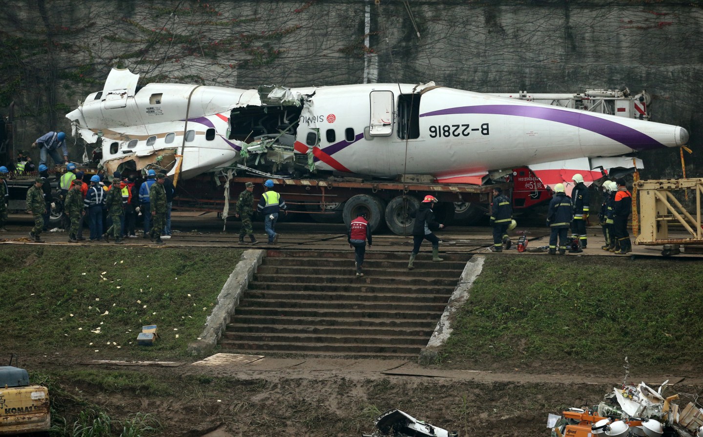 TransAsia Airways Plane Crashes In Taipei