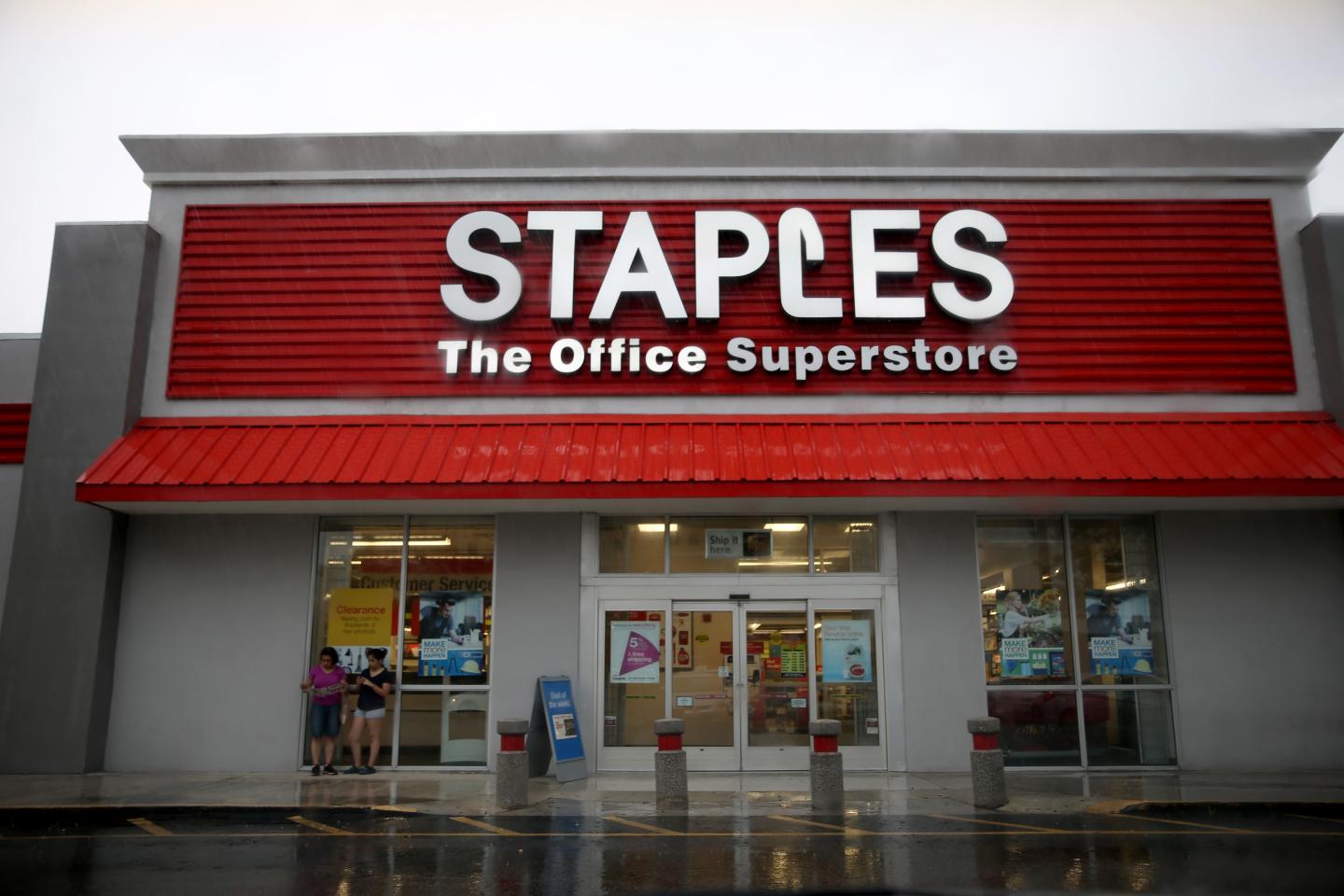 Staples buys Office Depot and Greece schmoozes for cash — 5 things to know today