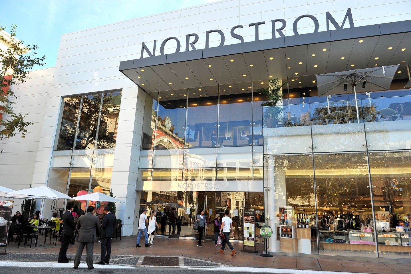 Sarah Jessica Parker Meets Customers During SJP Collection Event At Nordstrom At The Grove