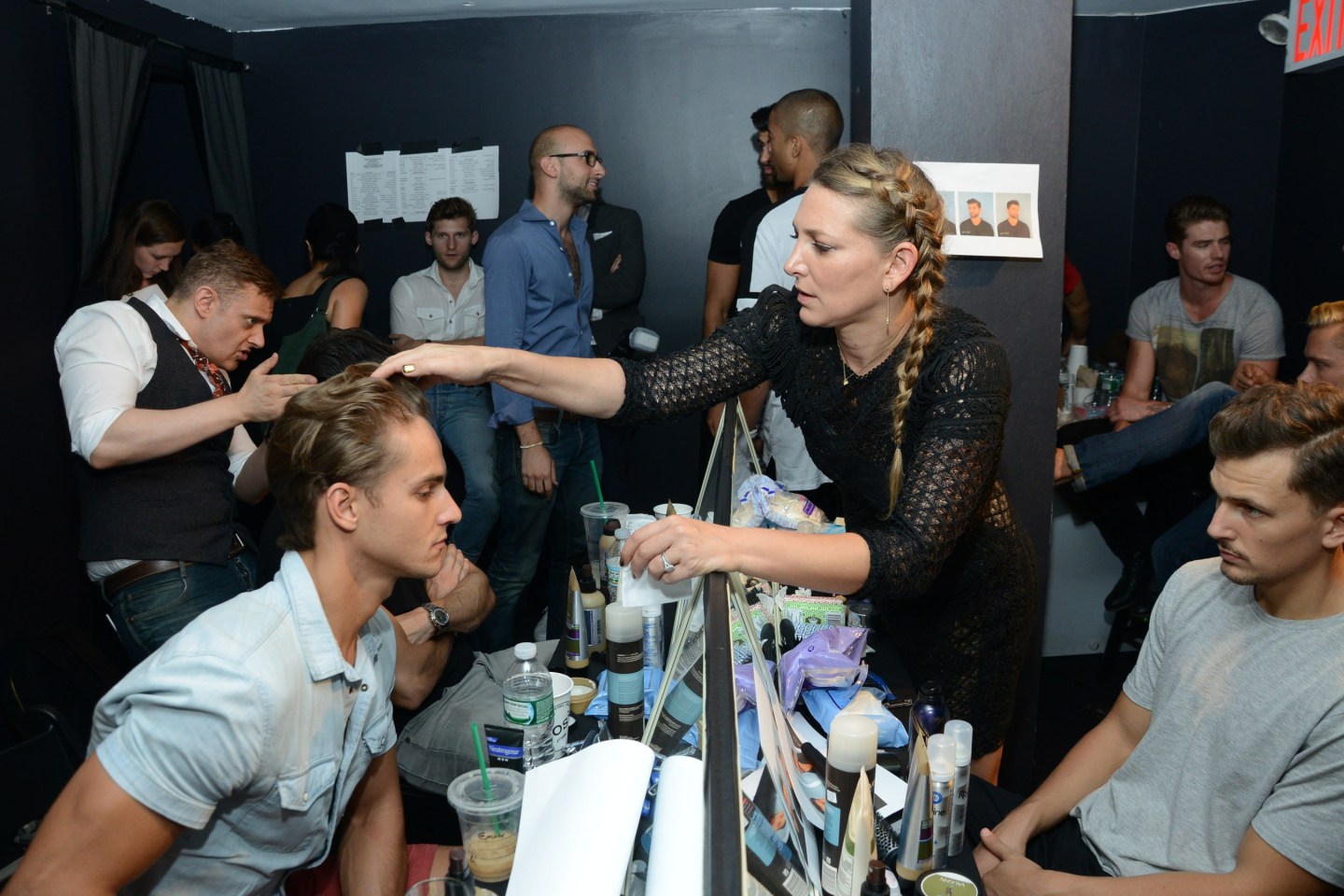 Diana Schmidtke Grooming Hair