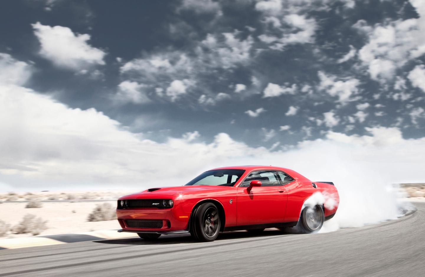 2015 Dodge Challenger SRT Hellcat: Class-killing American muscle
