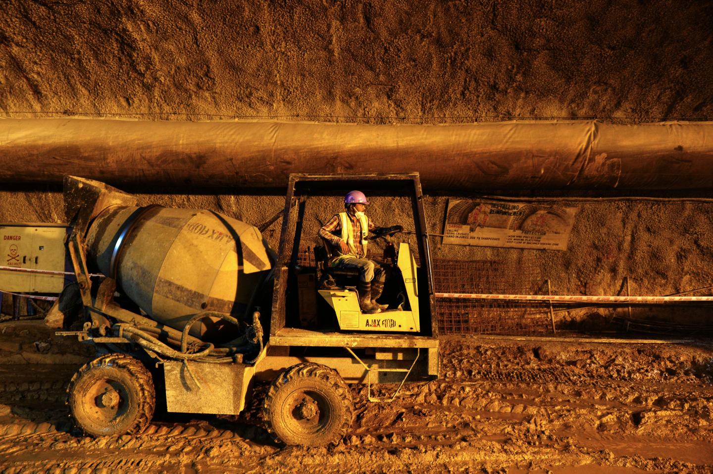 INDIA-METRO-CONSTRUCTION