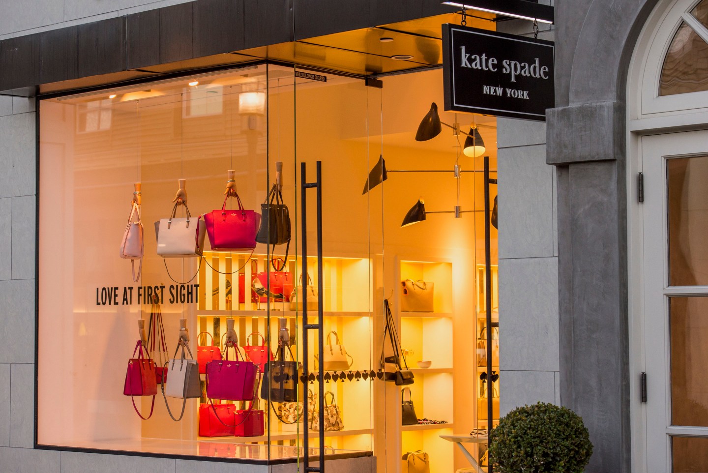 A Kate Spade & Co. Store Ahead Of Earnings Figures