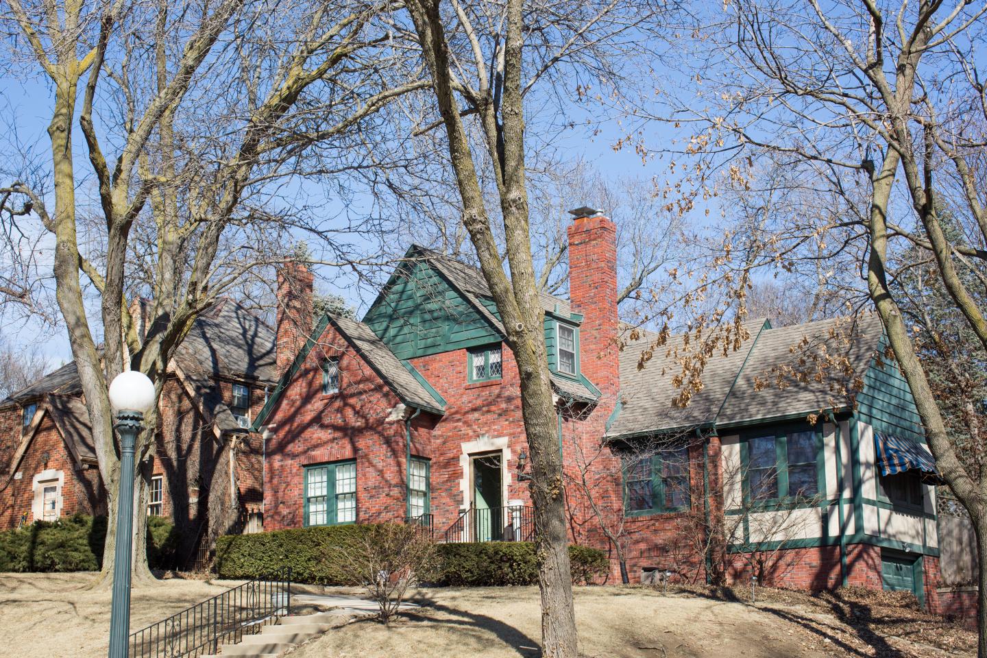 Airbnb will let you stay in Warren Buffett’s childhood home