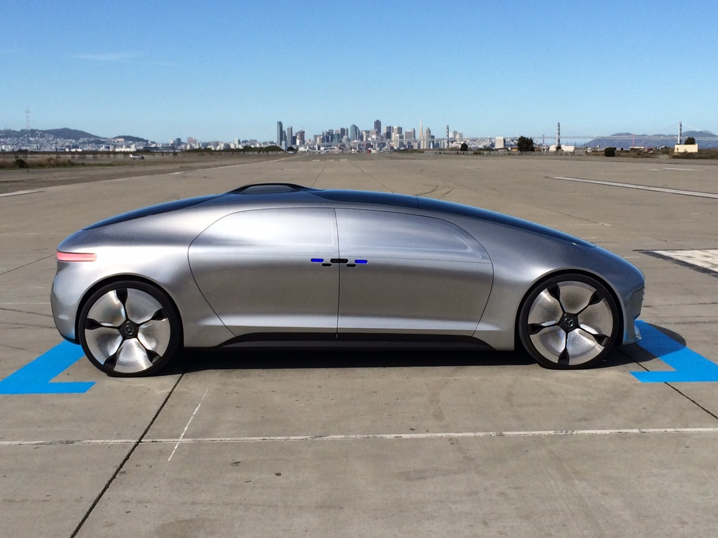 Mercedez-Benz F 105 driverless car