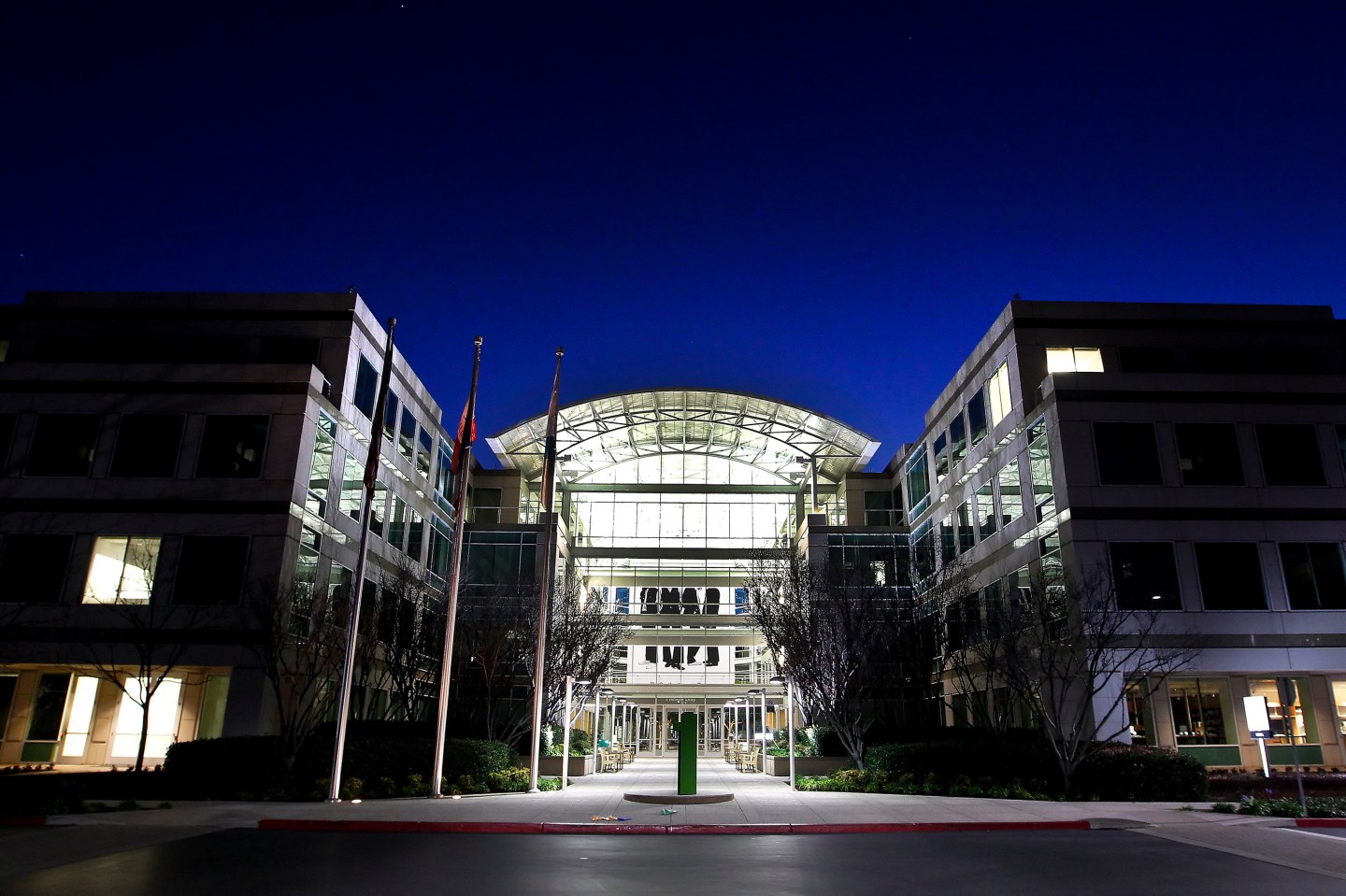 Apple Profit Rises 78% On Demand For IPads, IPhones, As Steve Jobs Takes Leave Of Absence