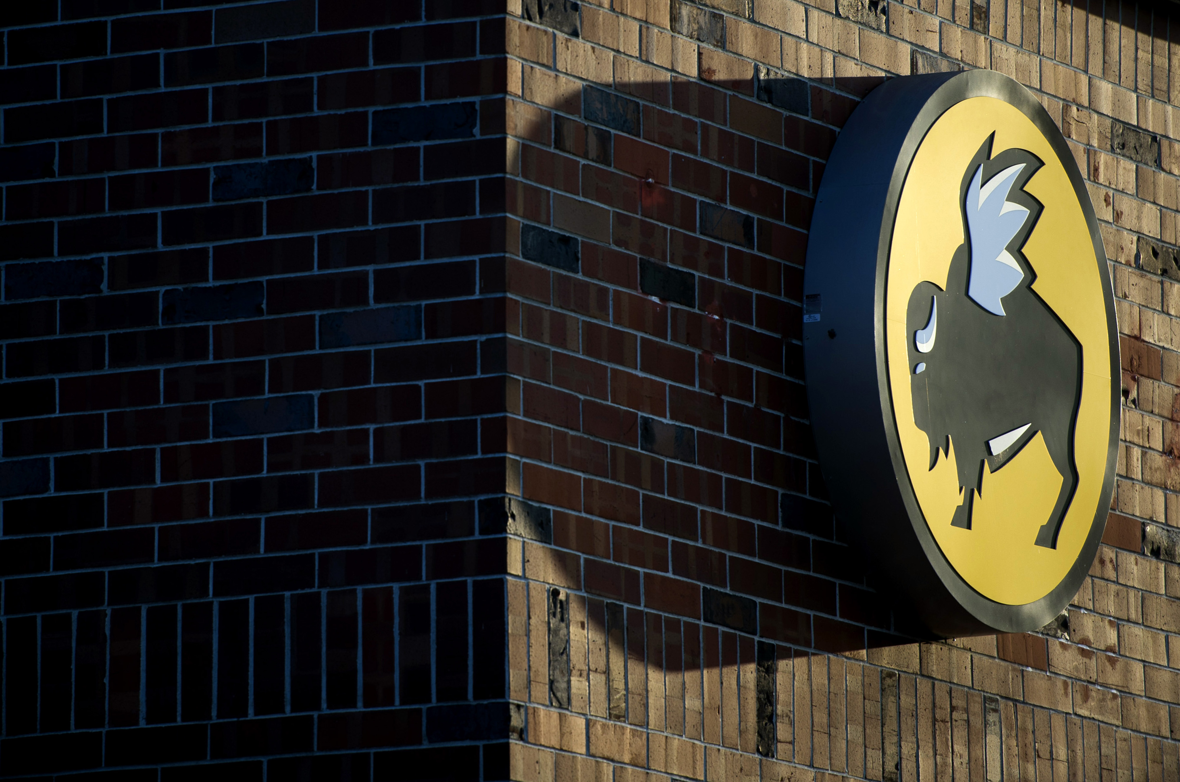 Buffalo Wild Wings Plans to Sell 100 Millions Wings in 2015 Buffalo Wild Wings Plans to Sell 100 Millions Wings in 2015