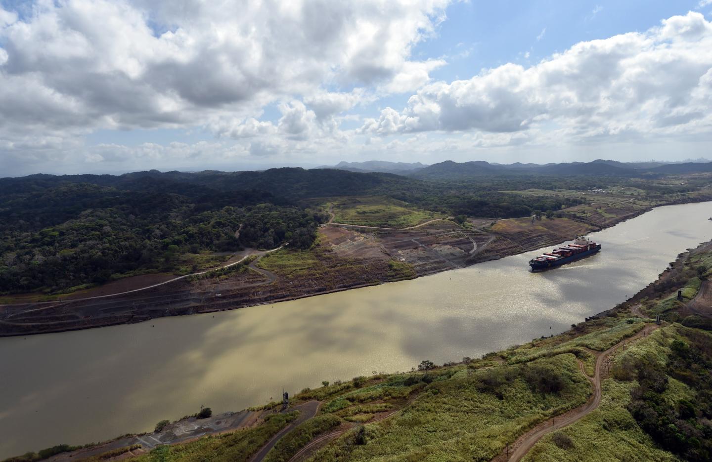 PANAMA-CANAL-LOCKS