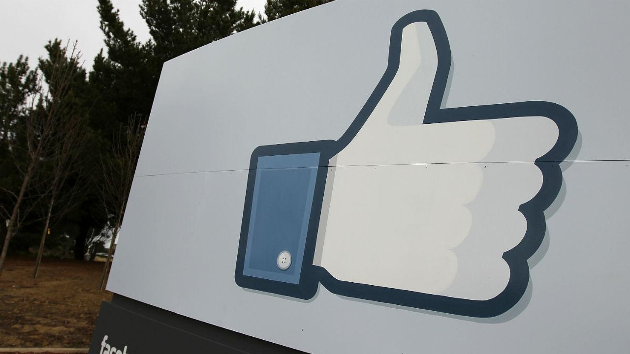 Facebook wants to let you buy things from retailers’ pages