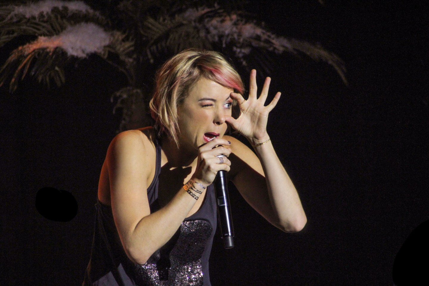 Iliza Shlesinger in the Netflix Original "Iliza Shlesinger: Freezing Hot". Photo Credit: Lisa Higginbotham © 2014 Netflix, Inc. All Rights Reserved.