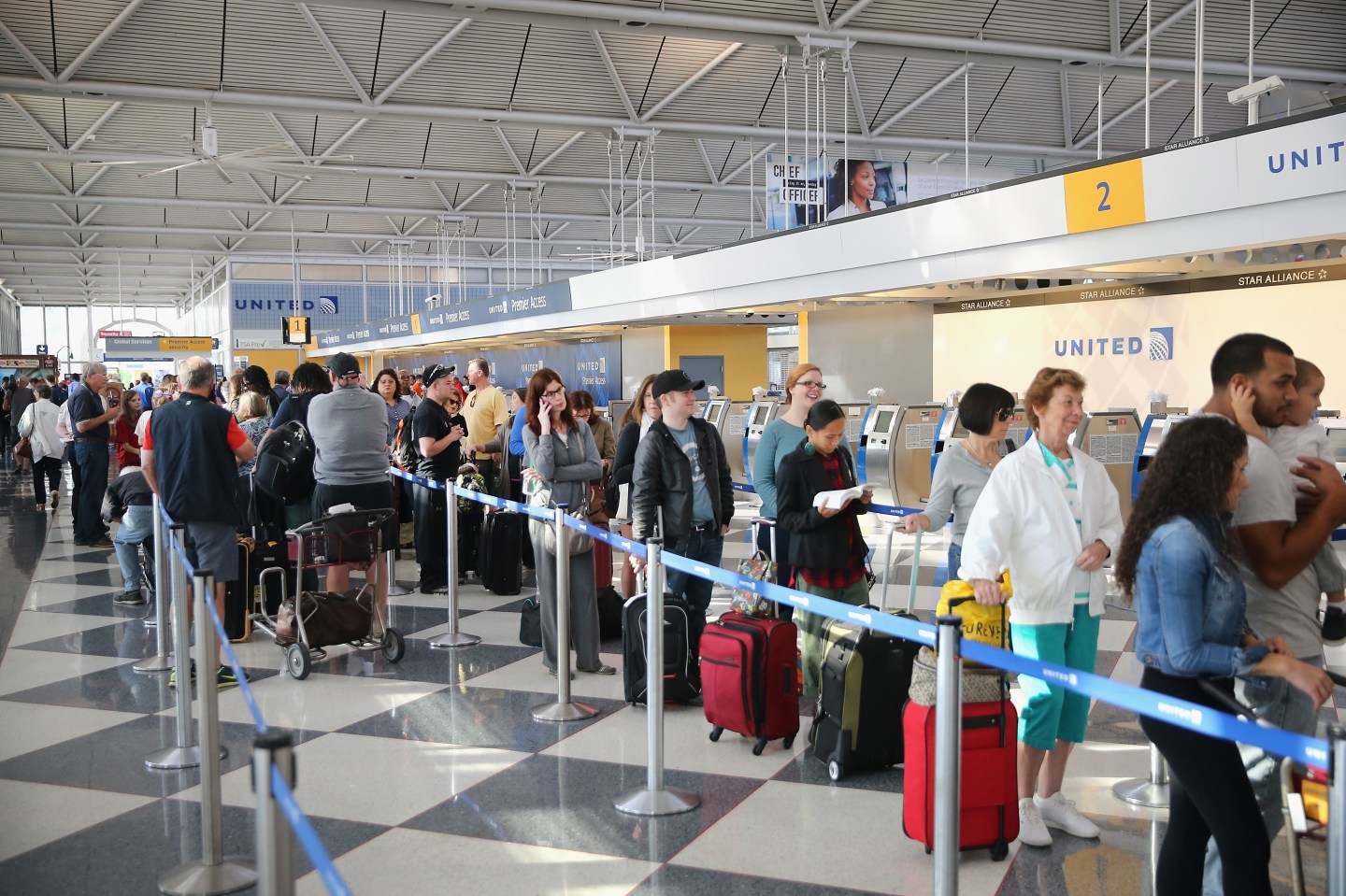 Chicago's O'Hare Airport Snarled In Ground Stops After Fire At FAA Building