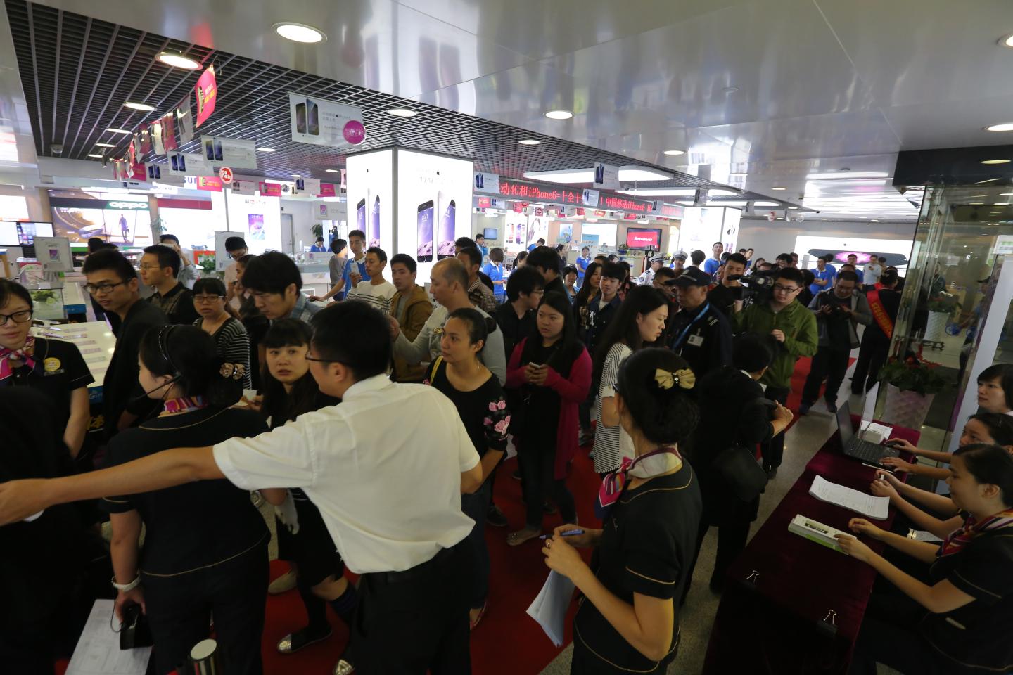 Apple iphone6 Begins To Sell In Mainland China