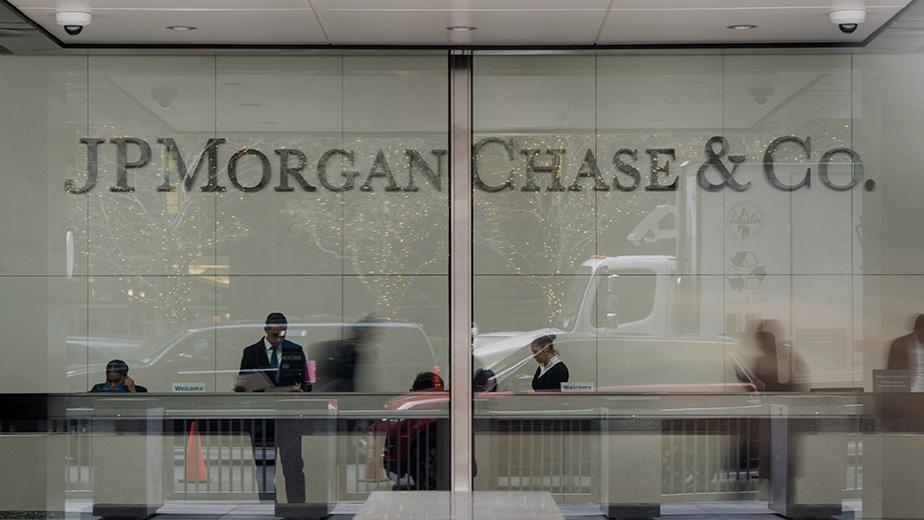 Banking Institutions As U.S. Stocks Fall Amid Global Selloff On China, Greece Concerns