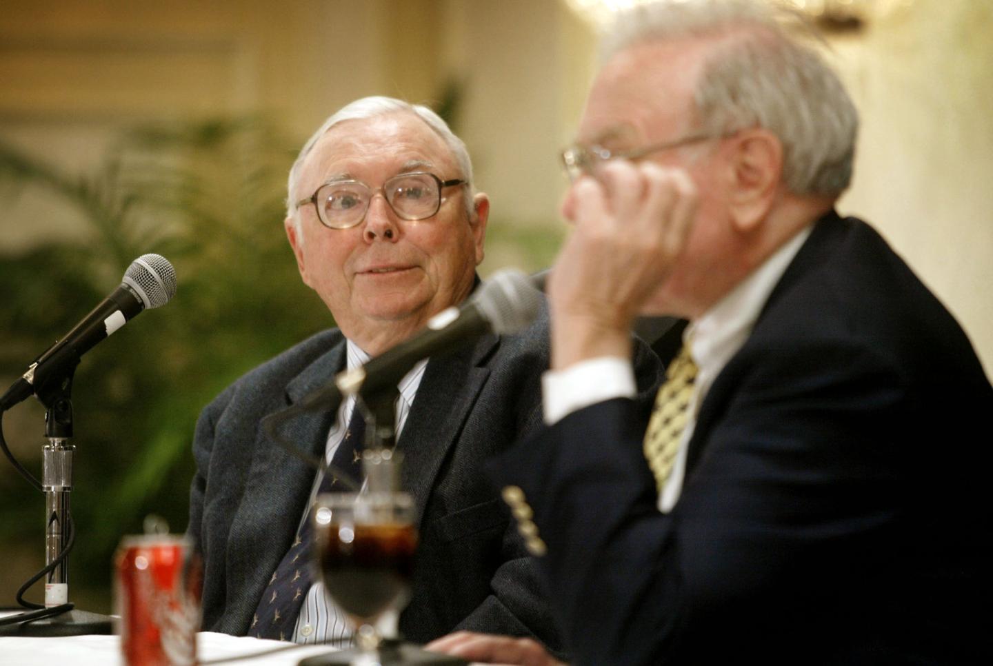 Berkshire’s Charlie Munger Says Trump Is Morally Unqualified and Sanders Is Nuts