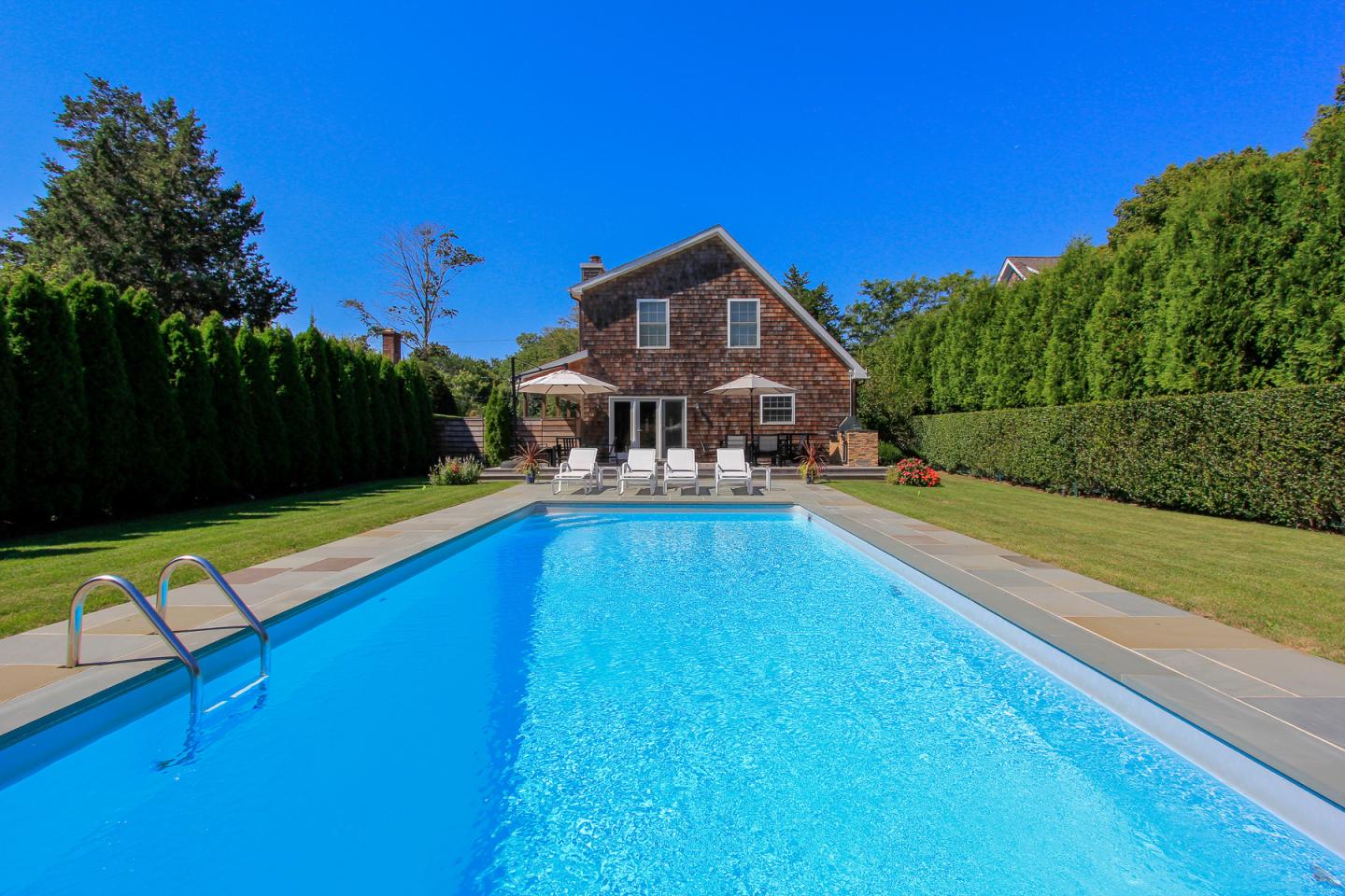 5 wildly luxurious summer homes on the market