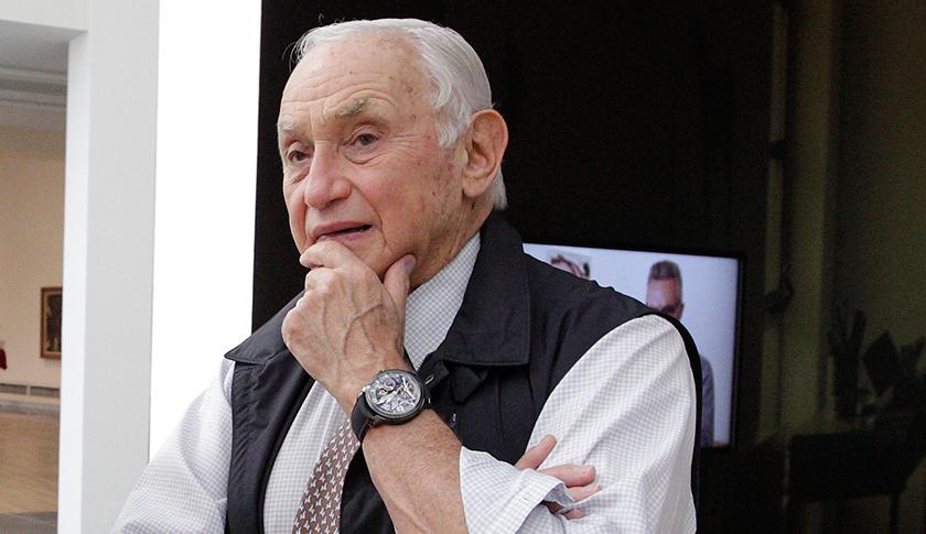 The longest-serving Fortune 500 CEO is a bra salesman