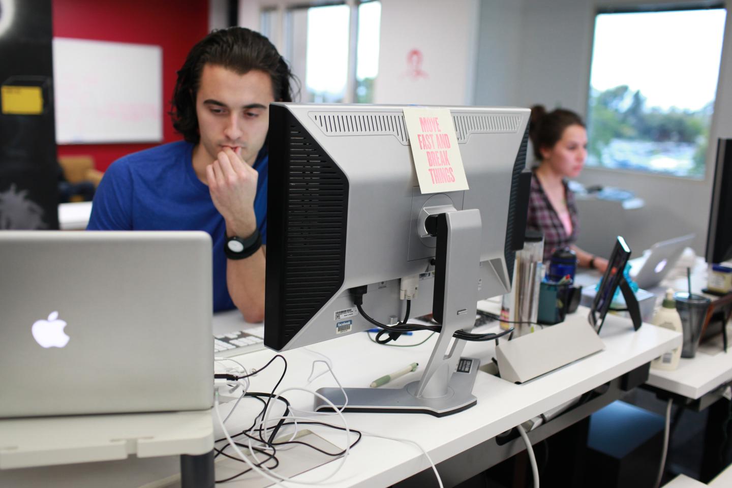 What does it take to be a senior software engineer at Facebook?