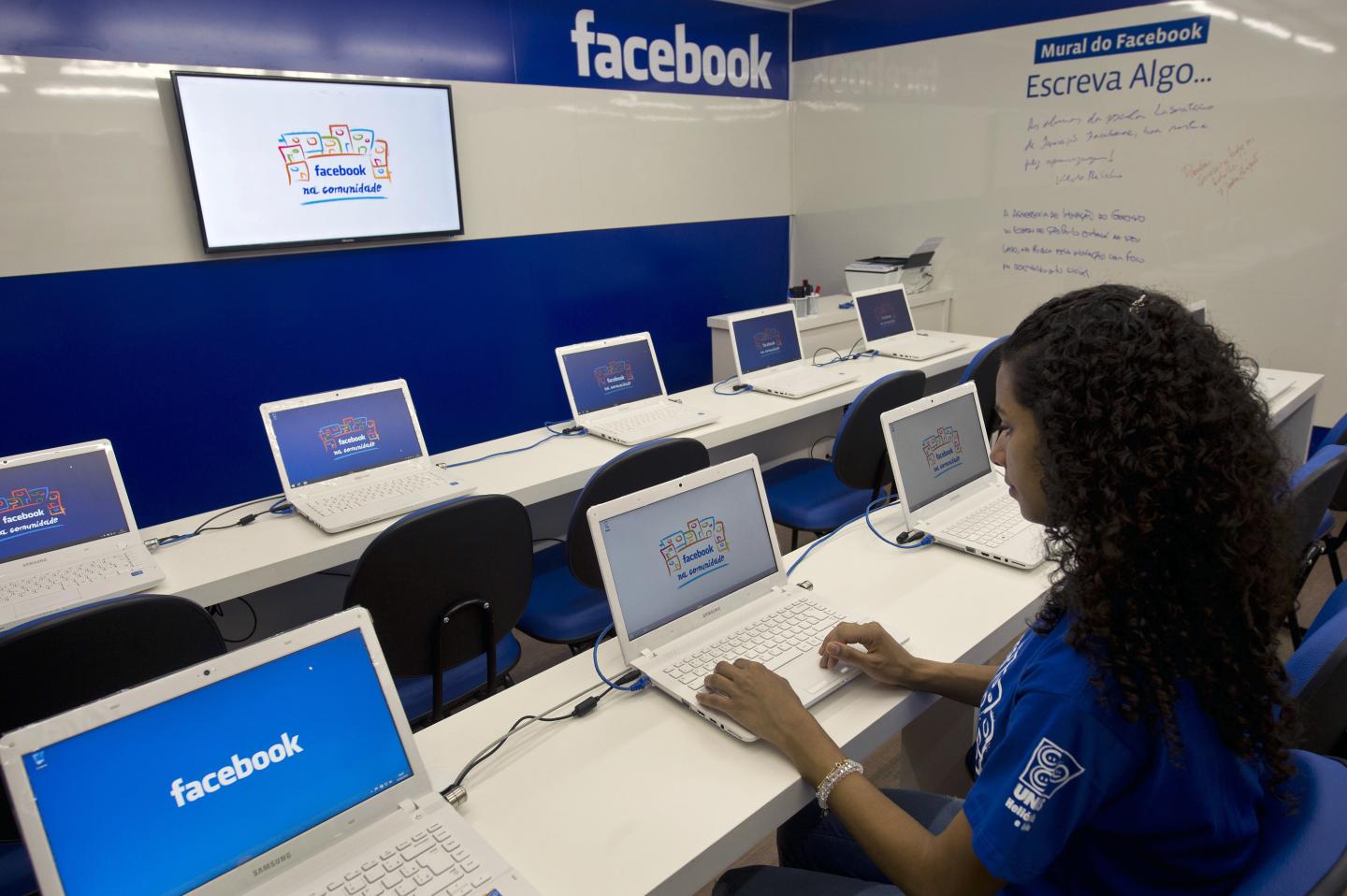 BRAZIL-TECHNOLOGY-INTERNET-FACEBOOK