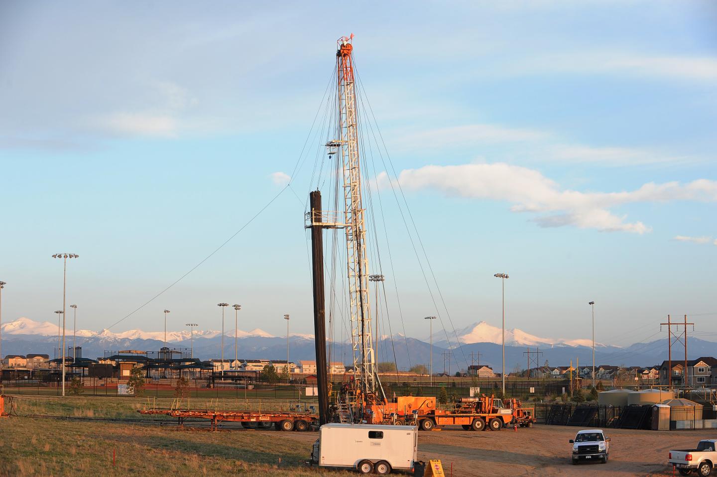 Oil rig derrick