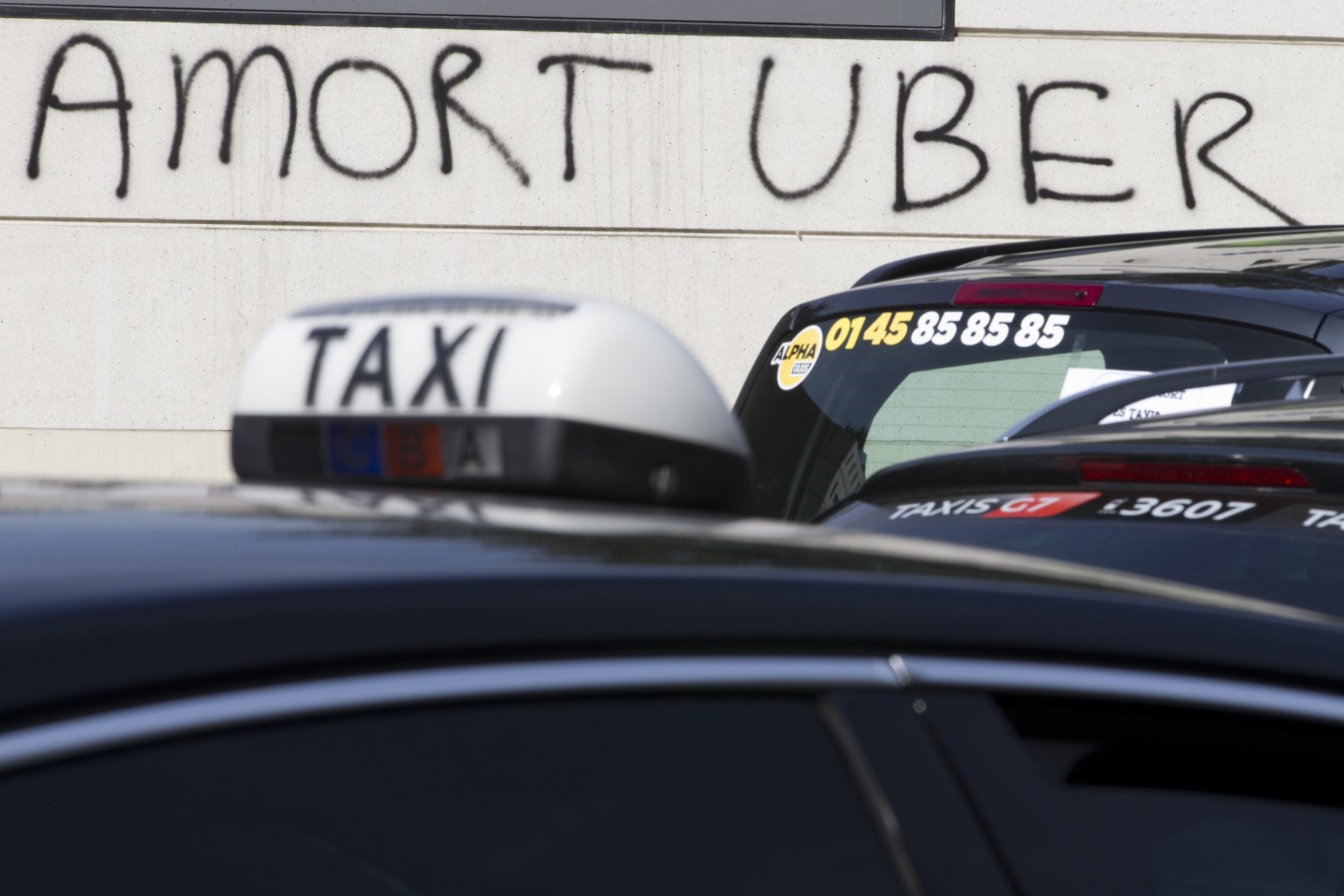 FRANCE-TAXI-STRIKE-UBER