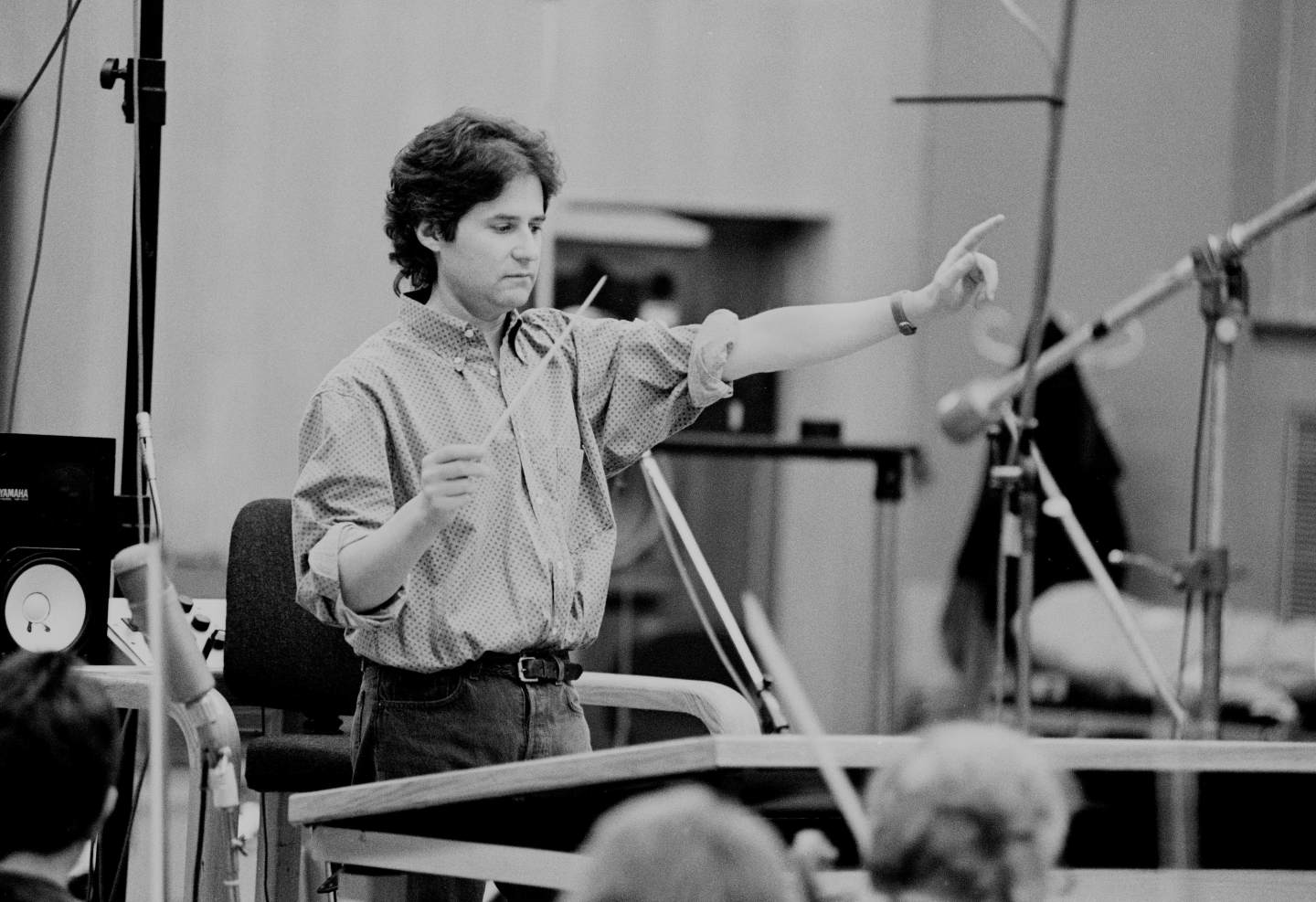 Caption:UNITED KINGDOM - JANUARY 01: ABBEY RD STUDIOS Photo of James HORNER, composer, conducting orchestra in recording studio, working on score to Braveheart film (Photo by Phil Dent/Redferns)