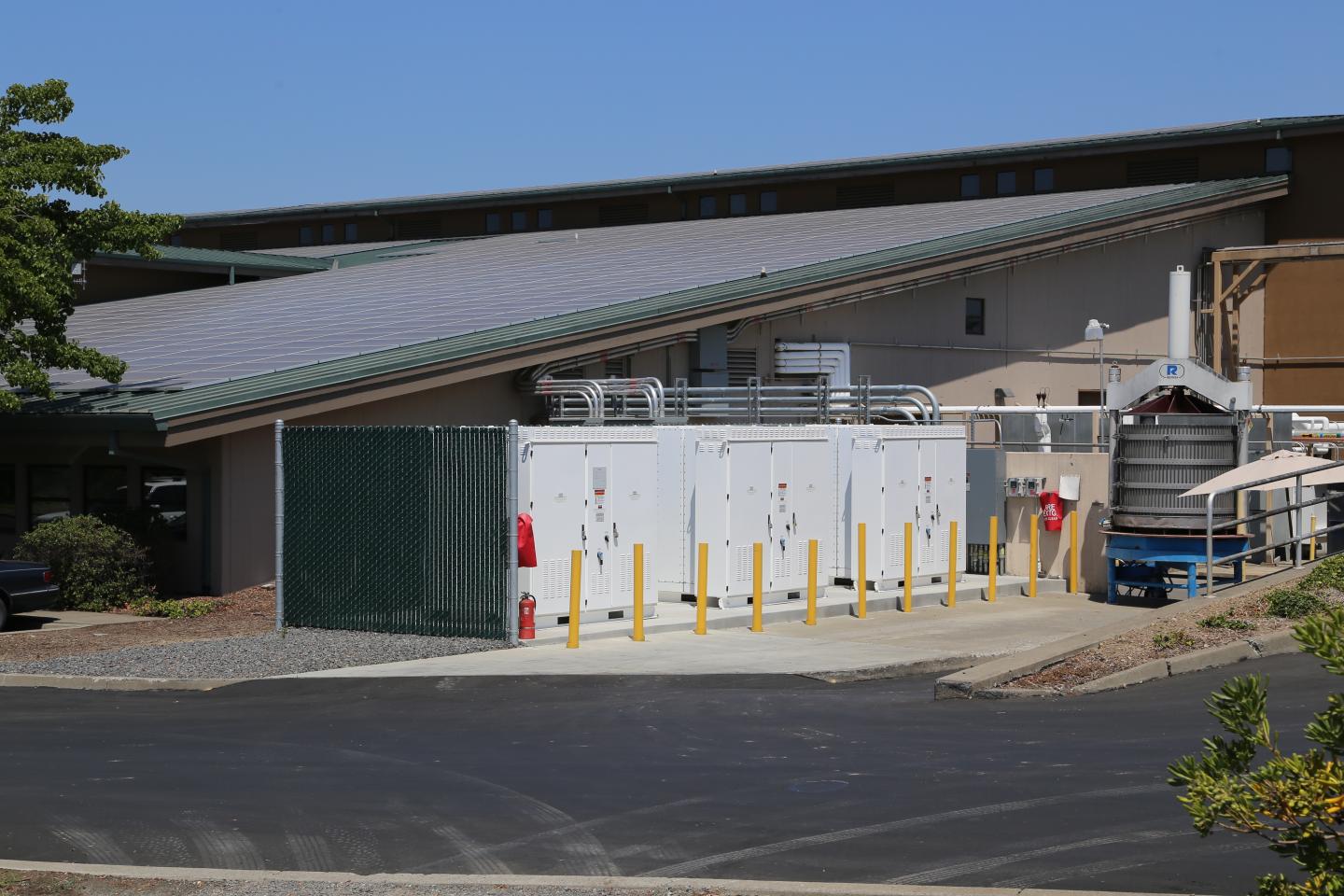Why this winery is using a bunch of Tesla batteries