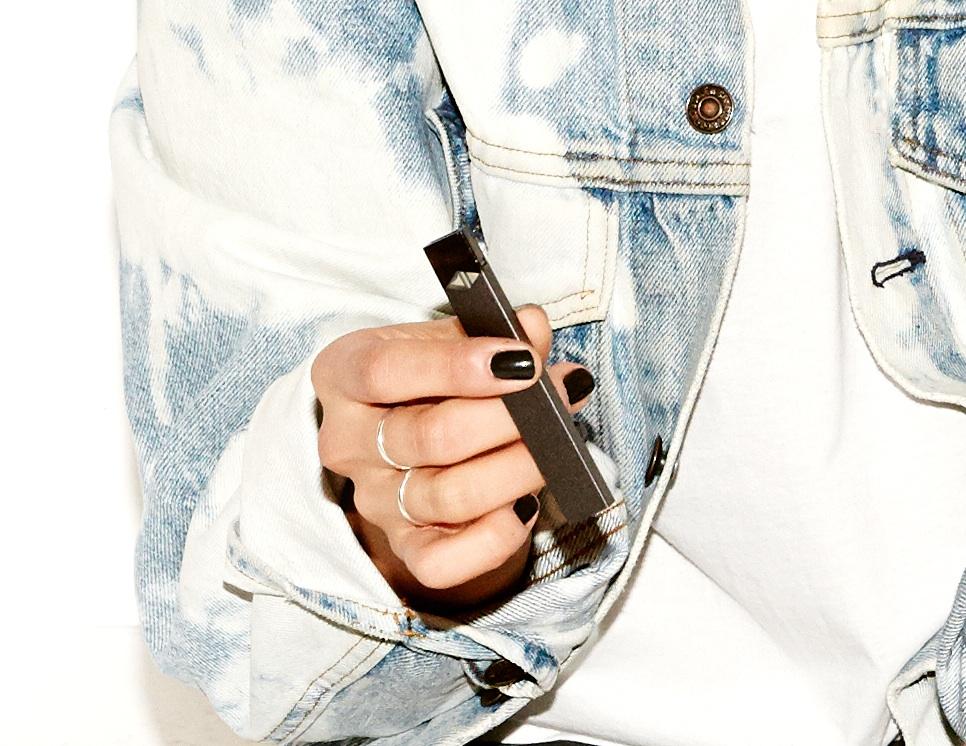JUUL e-cigarette