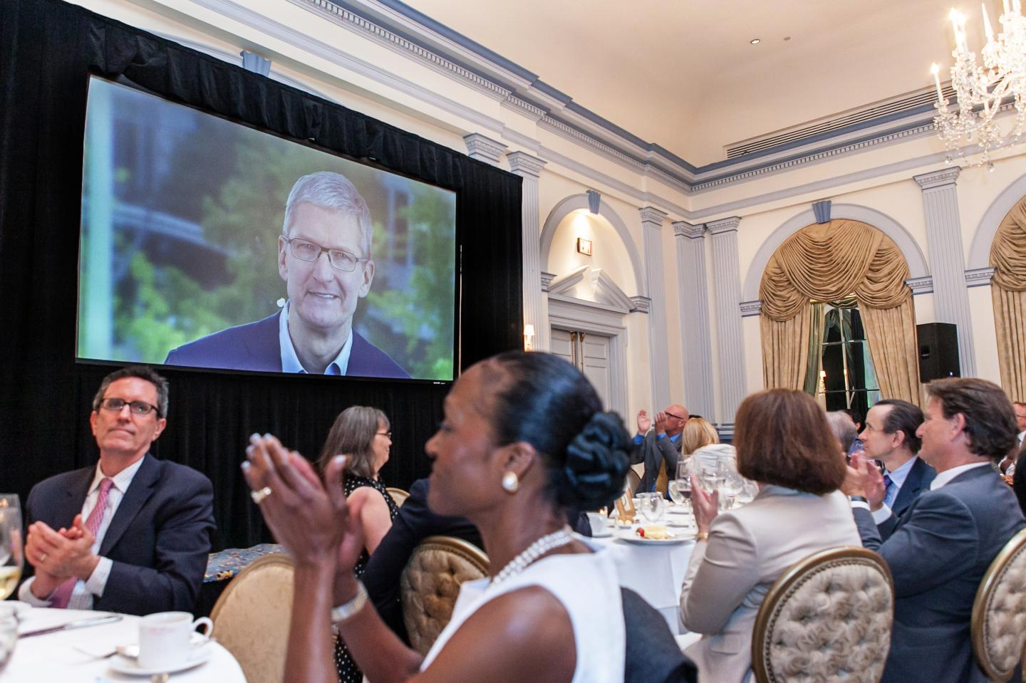 Tim Cook’s blistering attack on Google Photos:  Why it matters