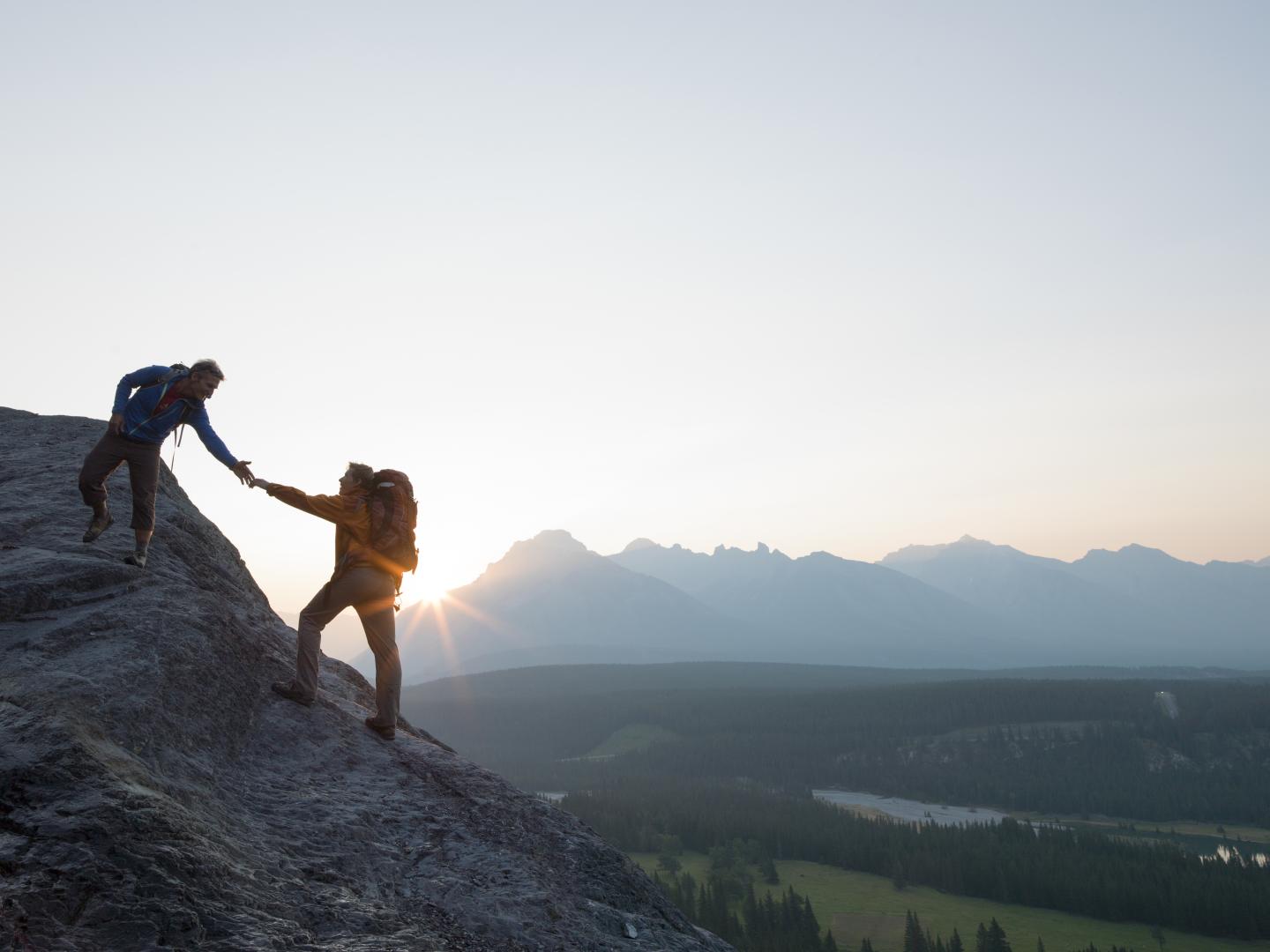 Mountaineer offers a helping hand to teammate, mtn