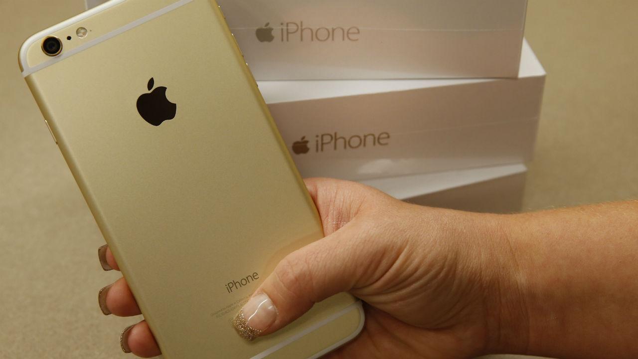 Apple and Cisco team up to sell to businesses