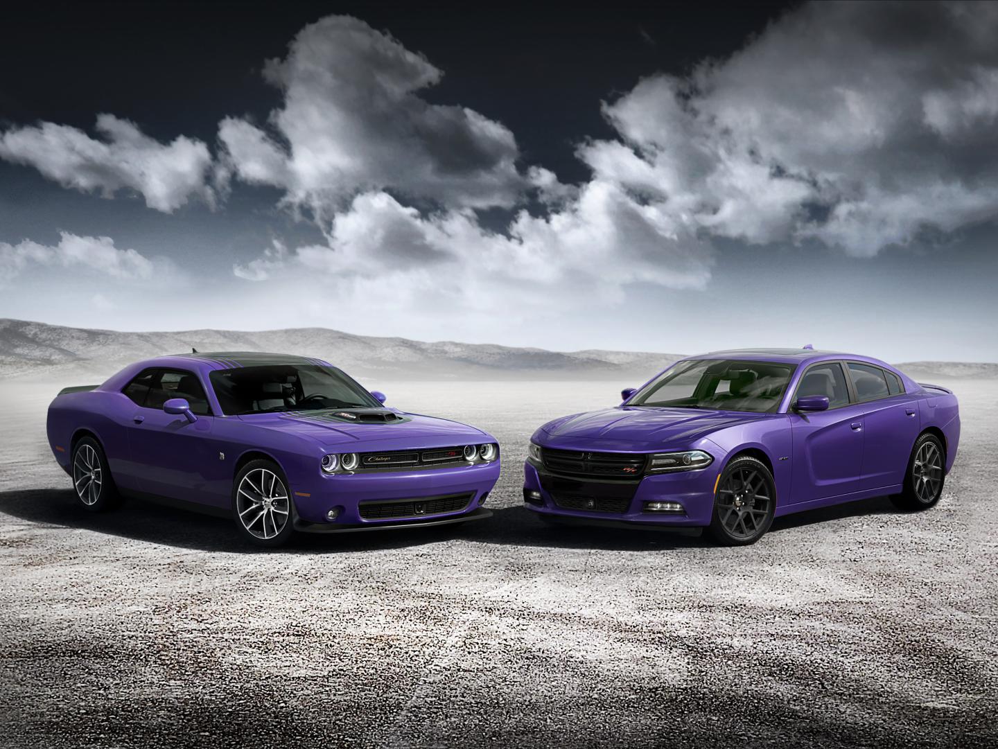 2016 Dodge Challenger 392 HEMI® Scat Pack Shaker (left) and Cha
