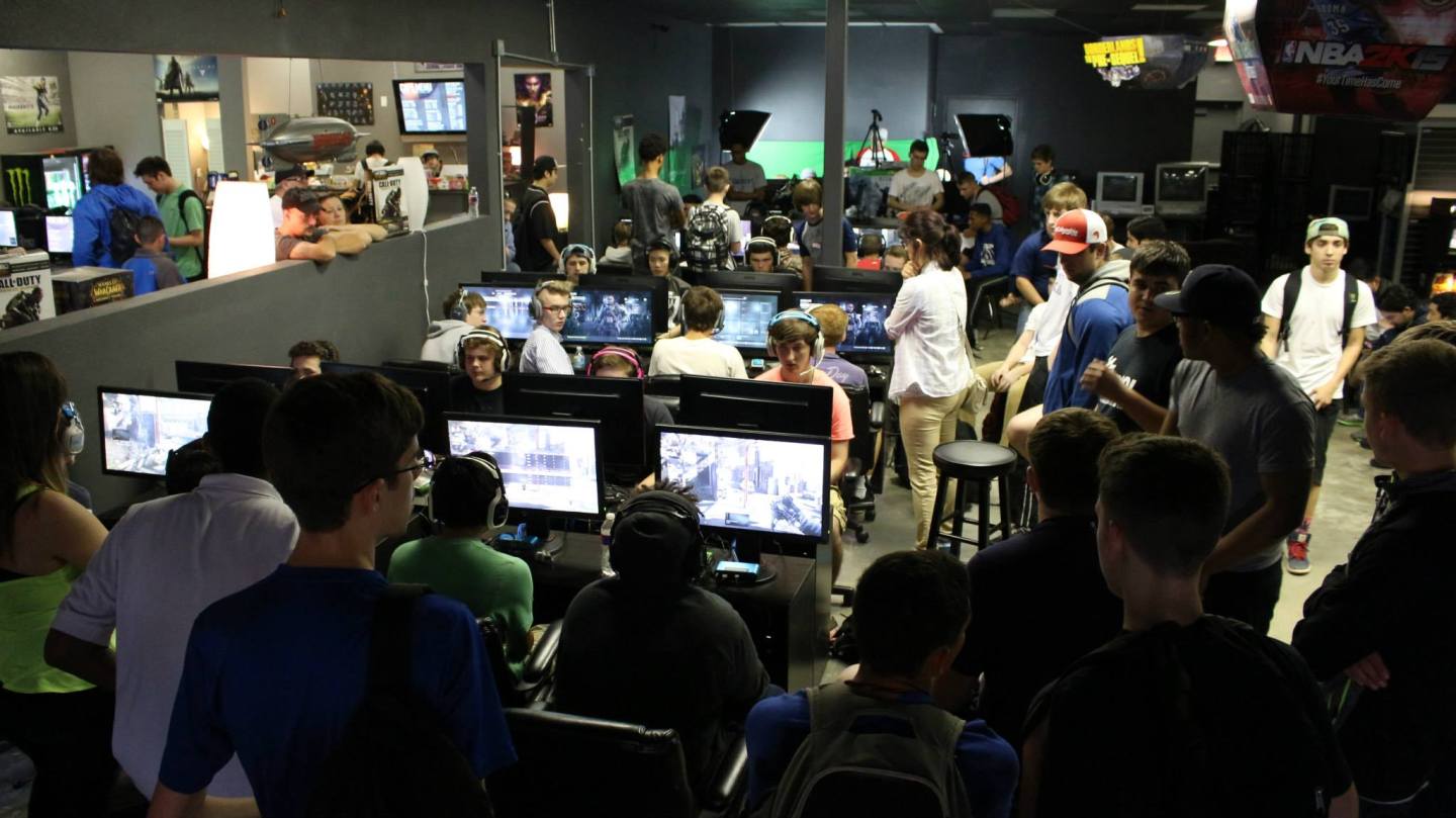 Here’s why Verizon is breaking into eSports