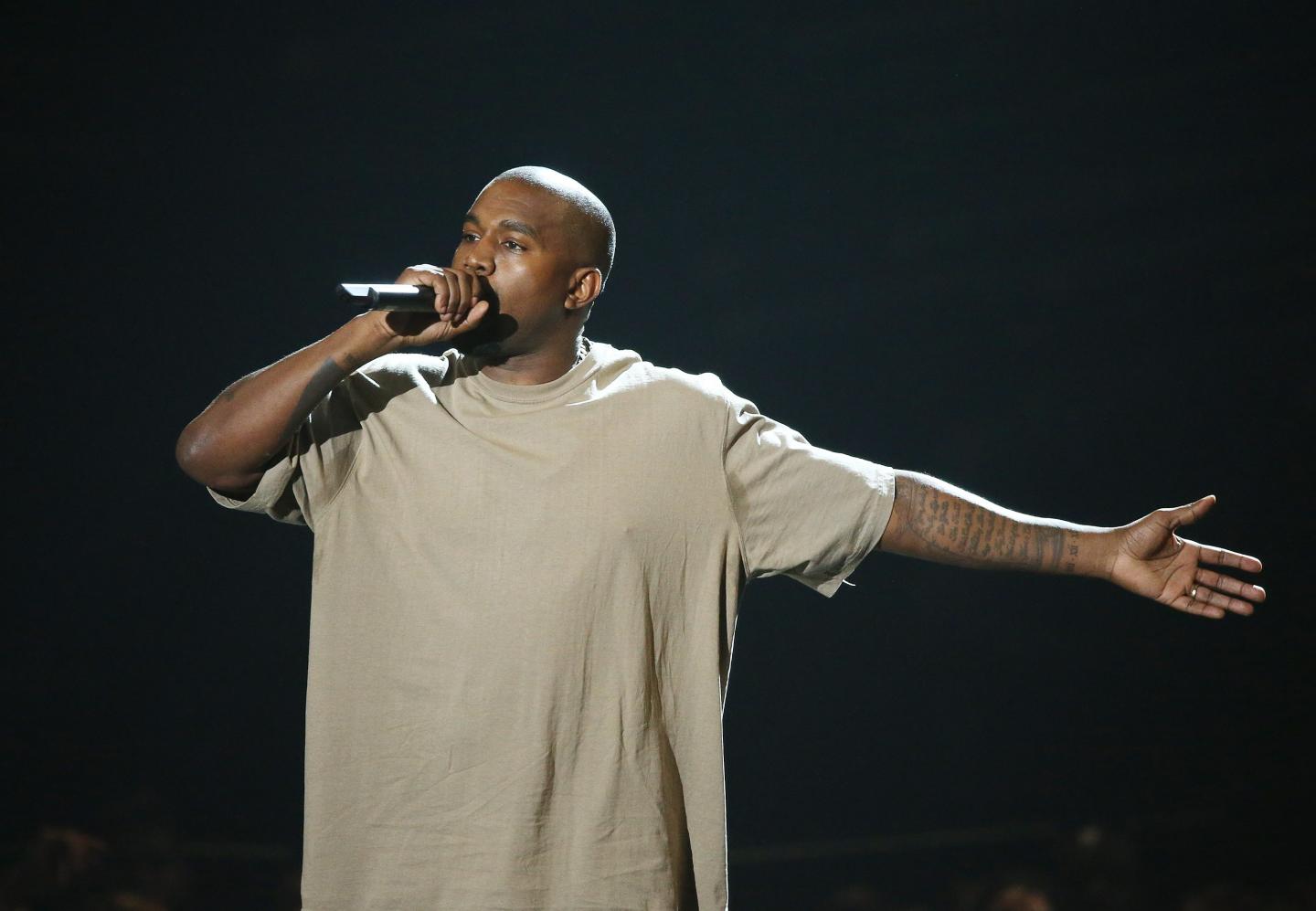 2015 MTV Video Music Awards - Show