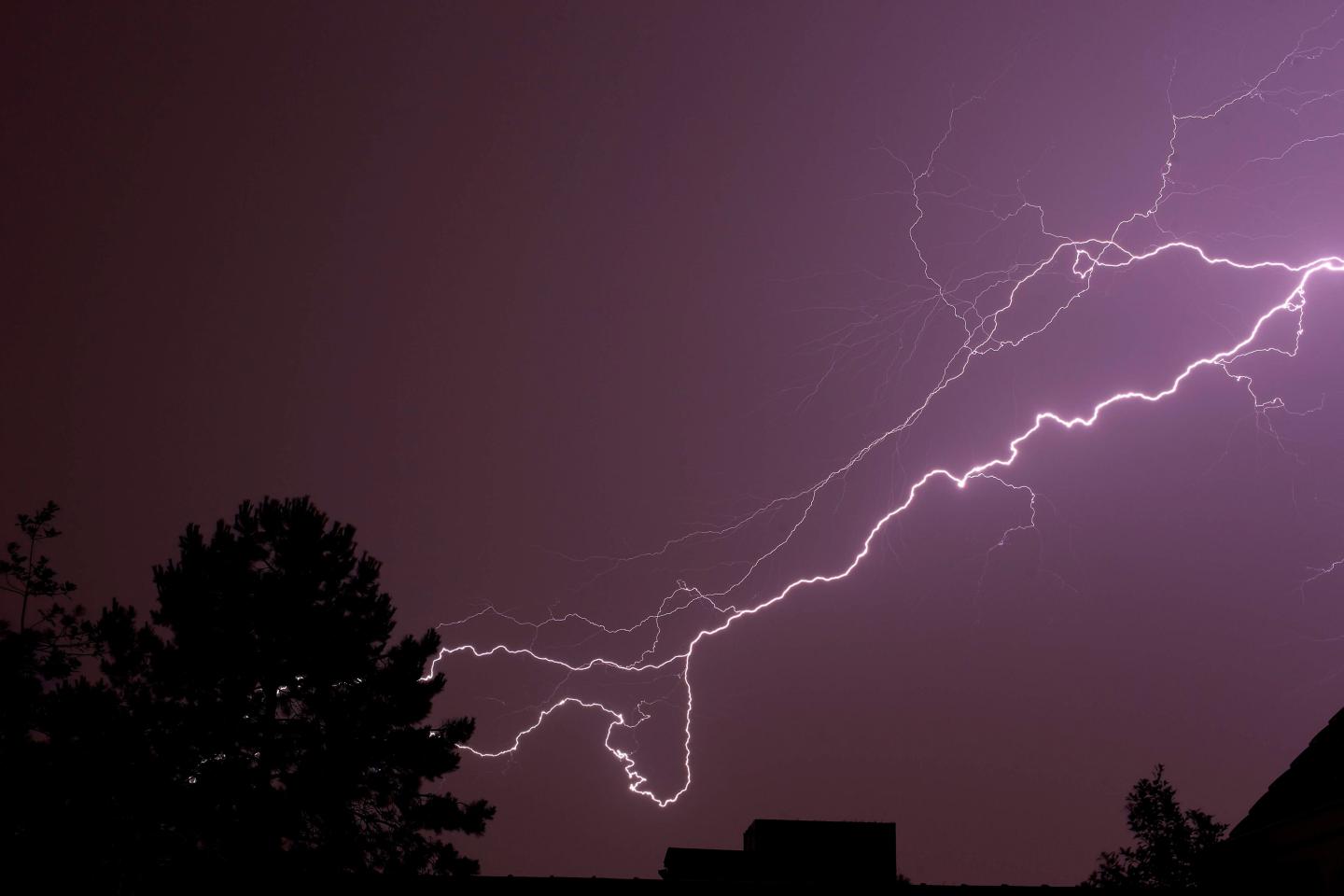 BELGIUM-WEATHER-LIGHTNING