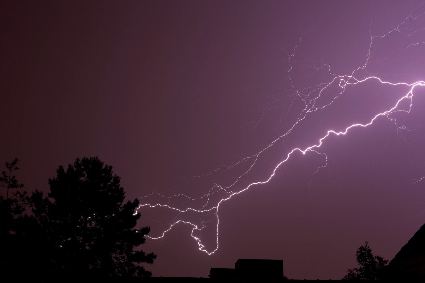 BELGIUM-WEATHER-LIGHTNING
