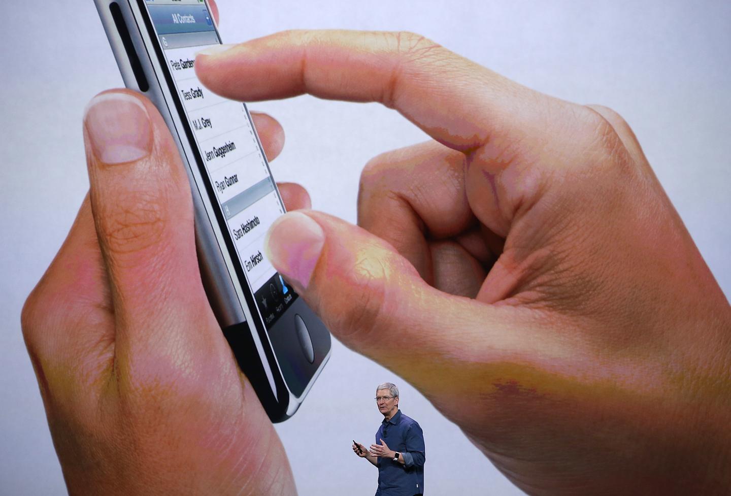 Apple Unveils iPhone 6