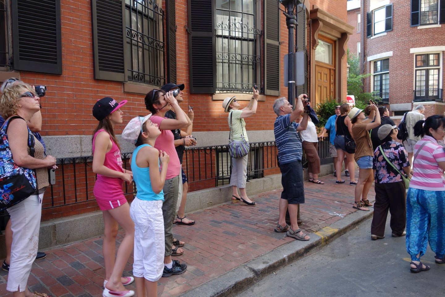 Tourists, Spruce Street, Beacon Hill, Boston