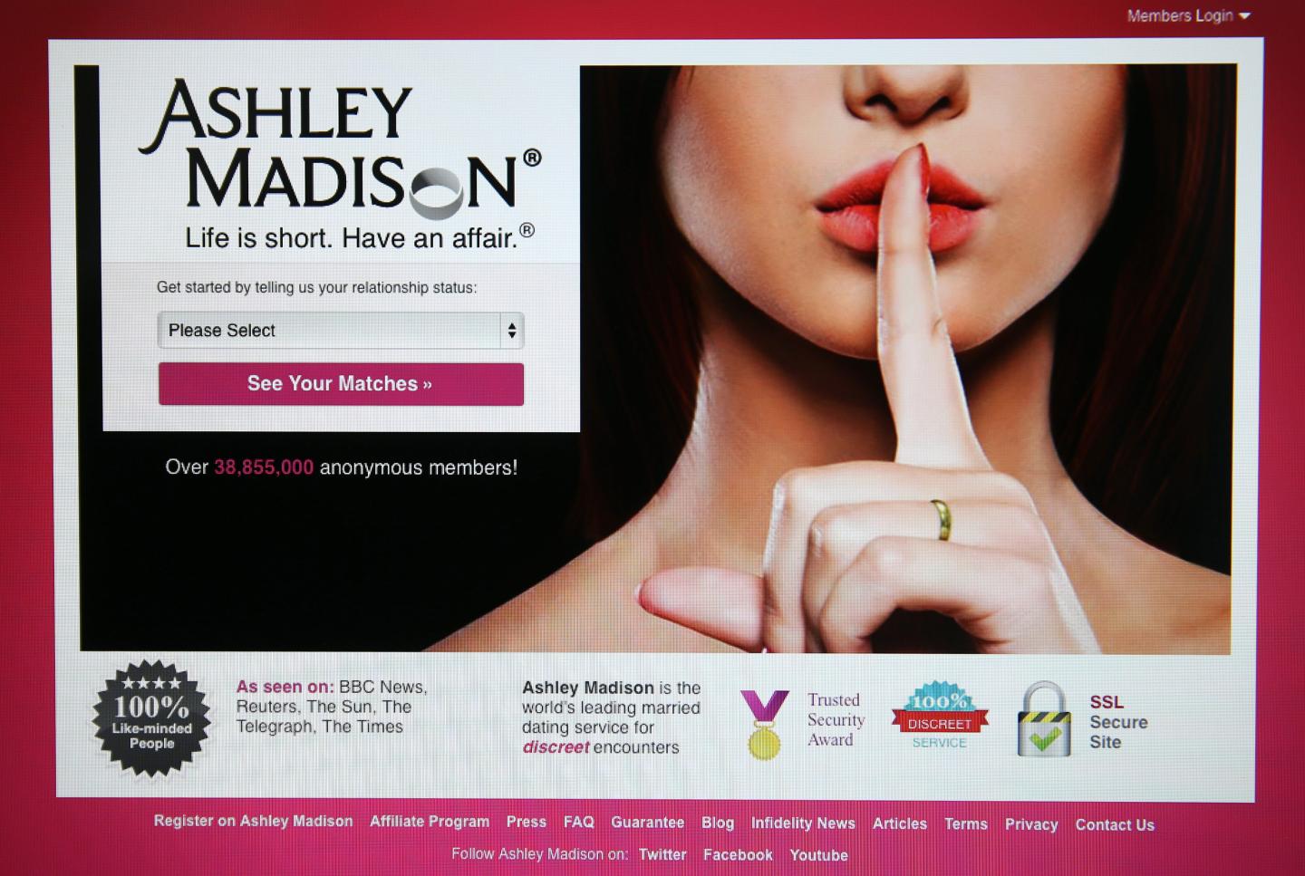 Ashley Madison Blasted Over Fake Security Award as Lawsuit Moves Forward