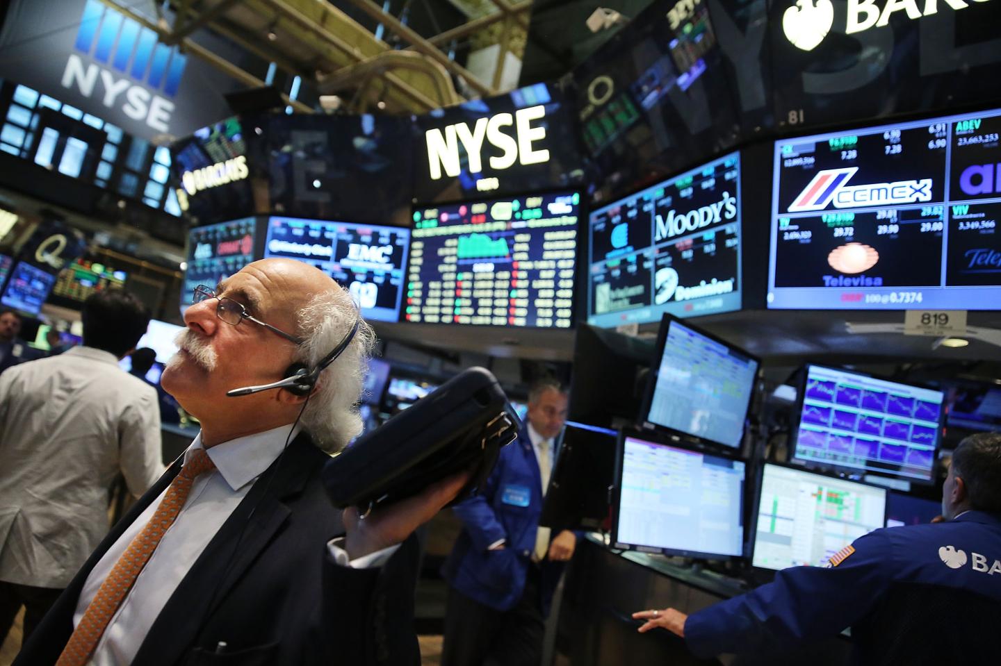 Stocks Continue Downward Slide On Heels Of Yesterday's Extreme Fall