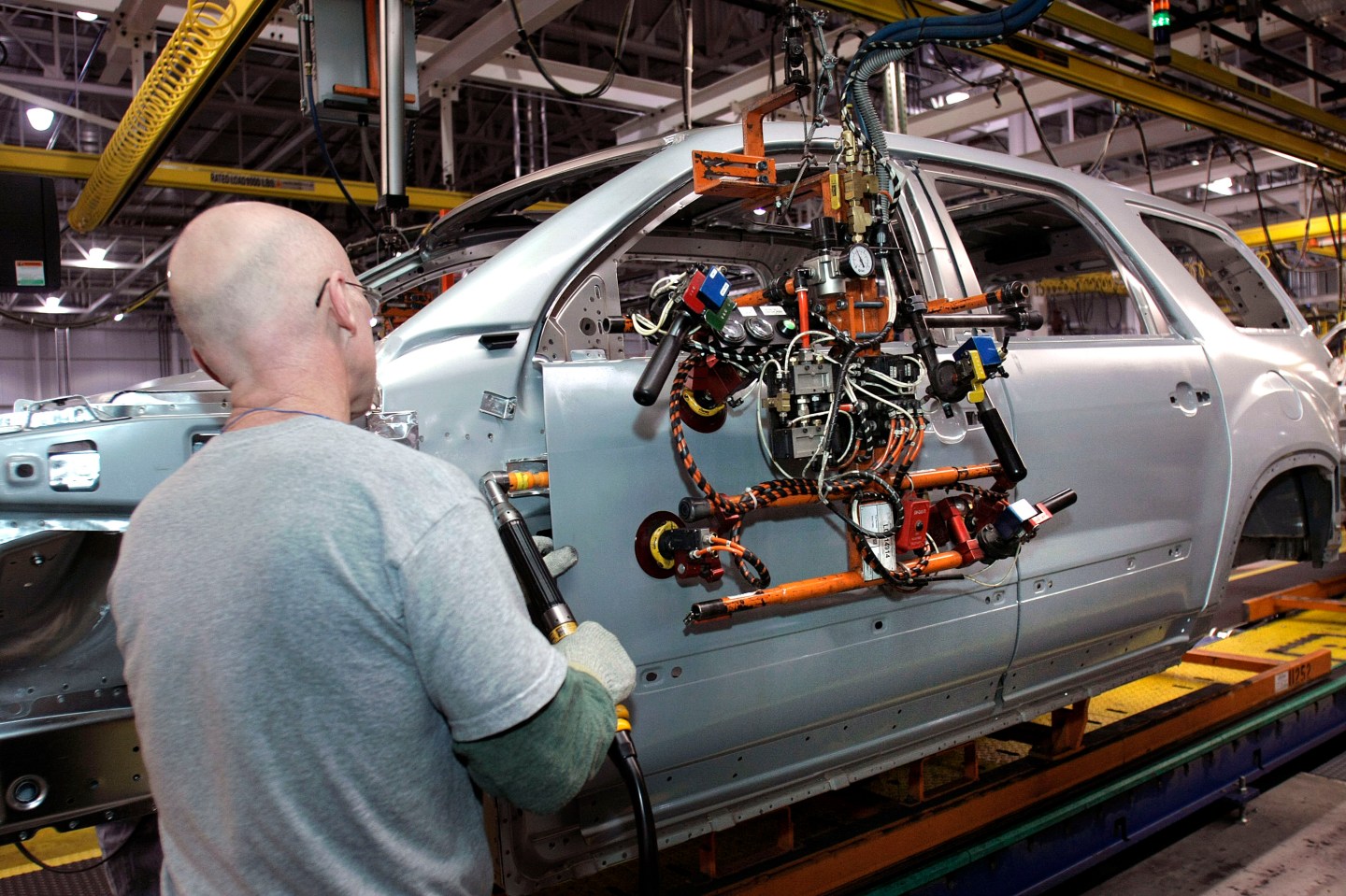 Auto unions are angry with GM over a possible Chinese import