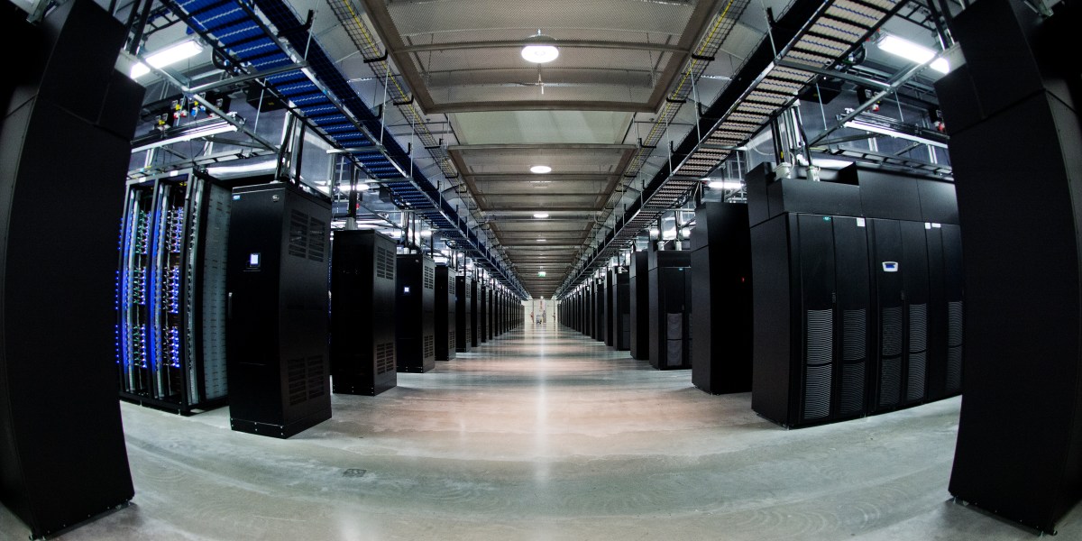 Facebook Gets a Networking Facelift in Time for the Holiday Photo Rush | Fortune