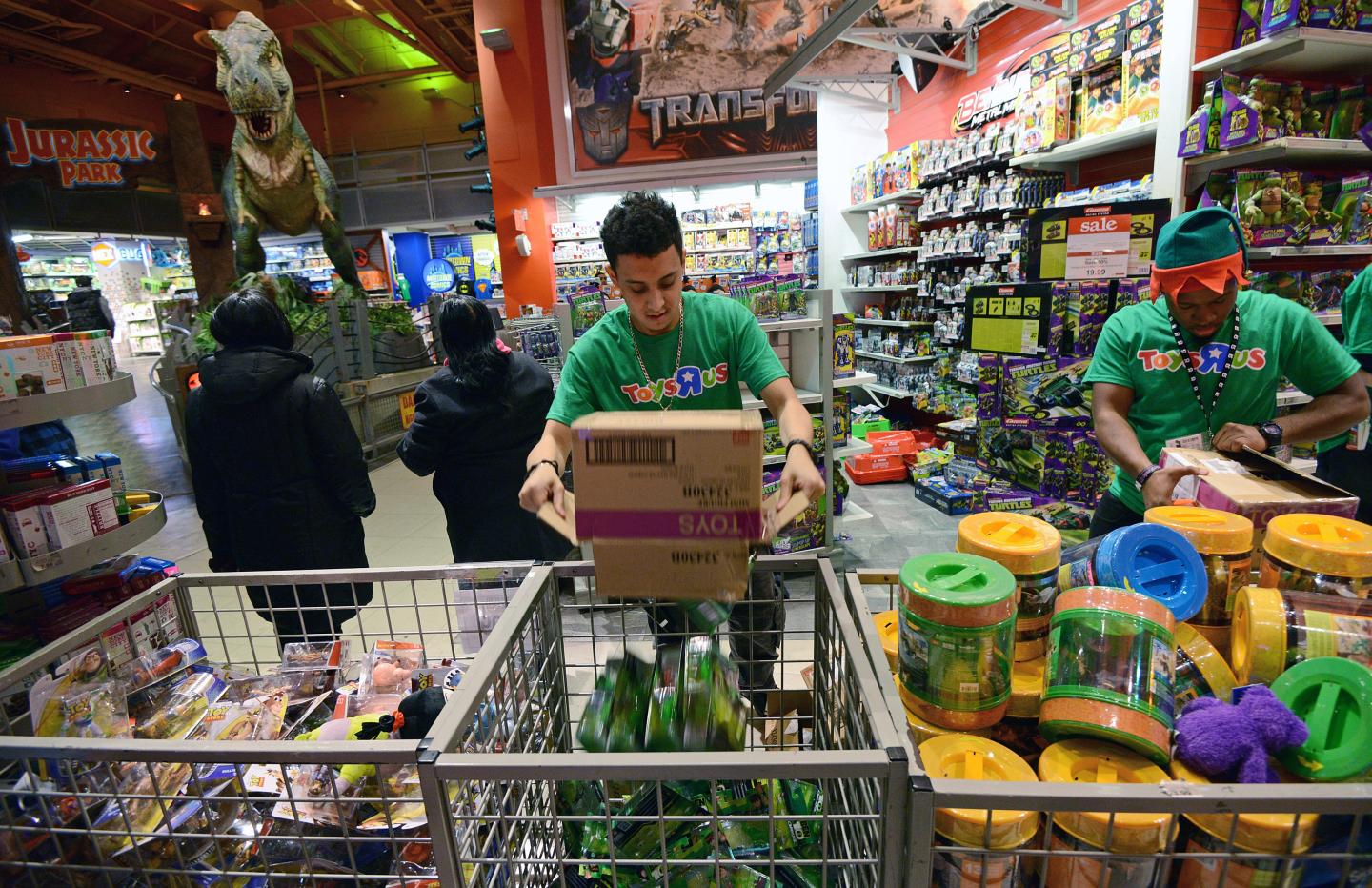 Early Black Friday Shopping At Toys-R-Us In Times Square