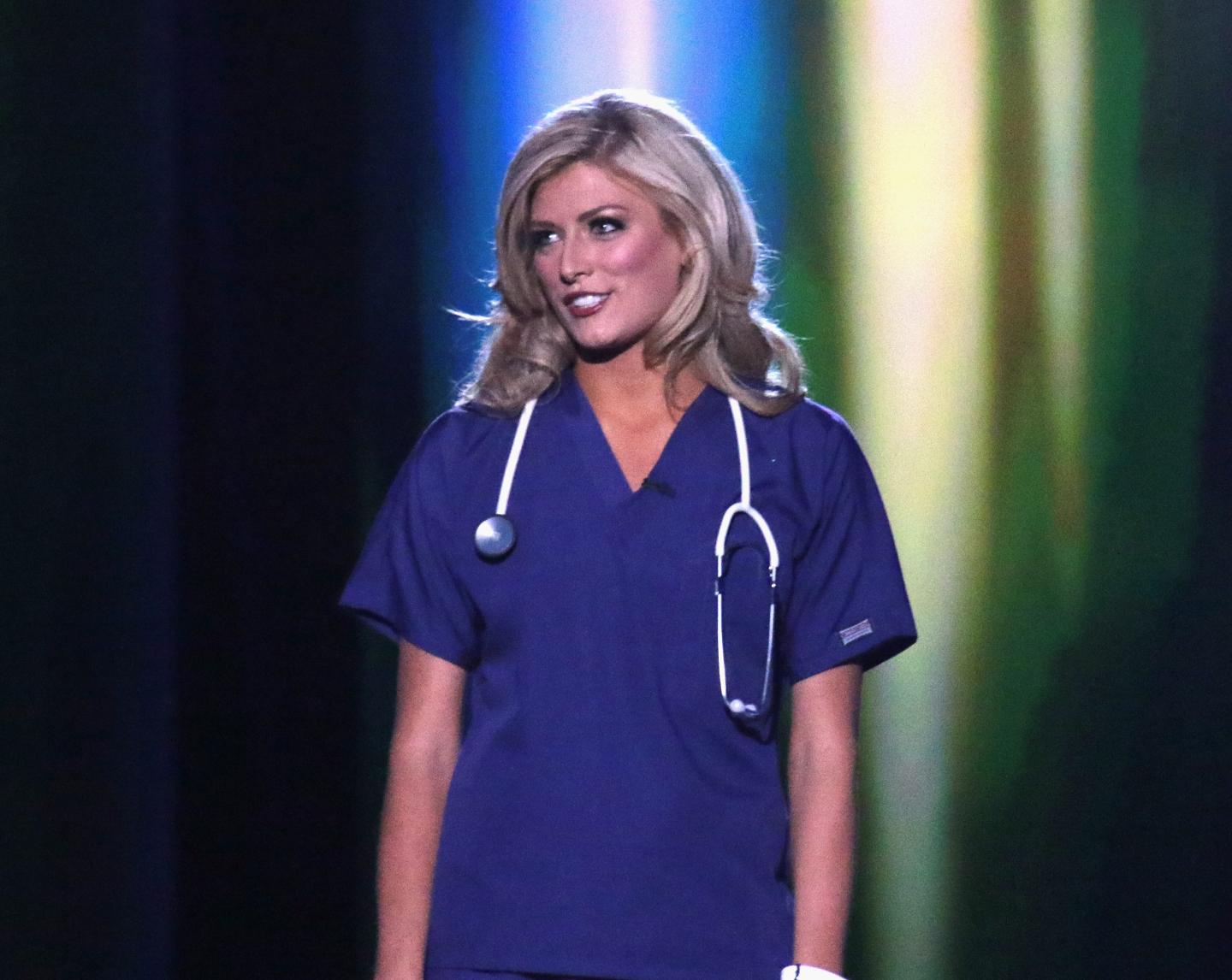 attends the 2016 Miss America Competition at Boardwalk Hall Arena on September 13, 2015 in Atlantic City, New Jersey.