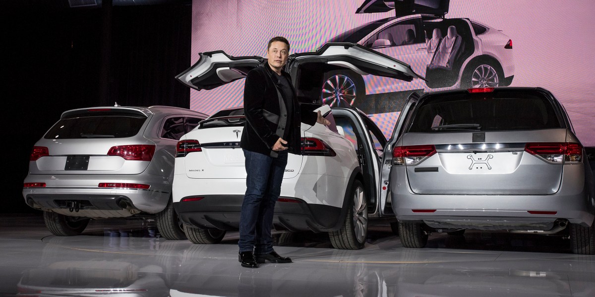 Tesla meets quarterly goal for electric car deliveries | Fortune