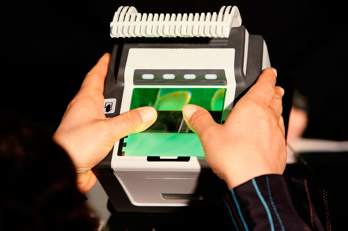 Chertoff Launches 10-Fingerprint Scanners At Dulles Airport