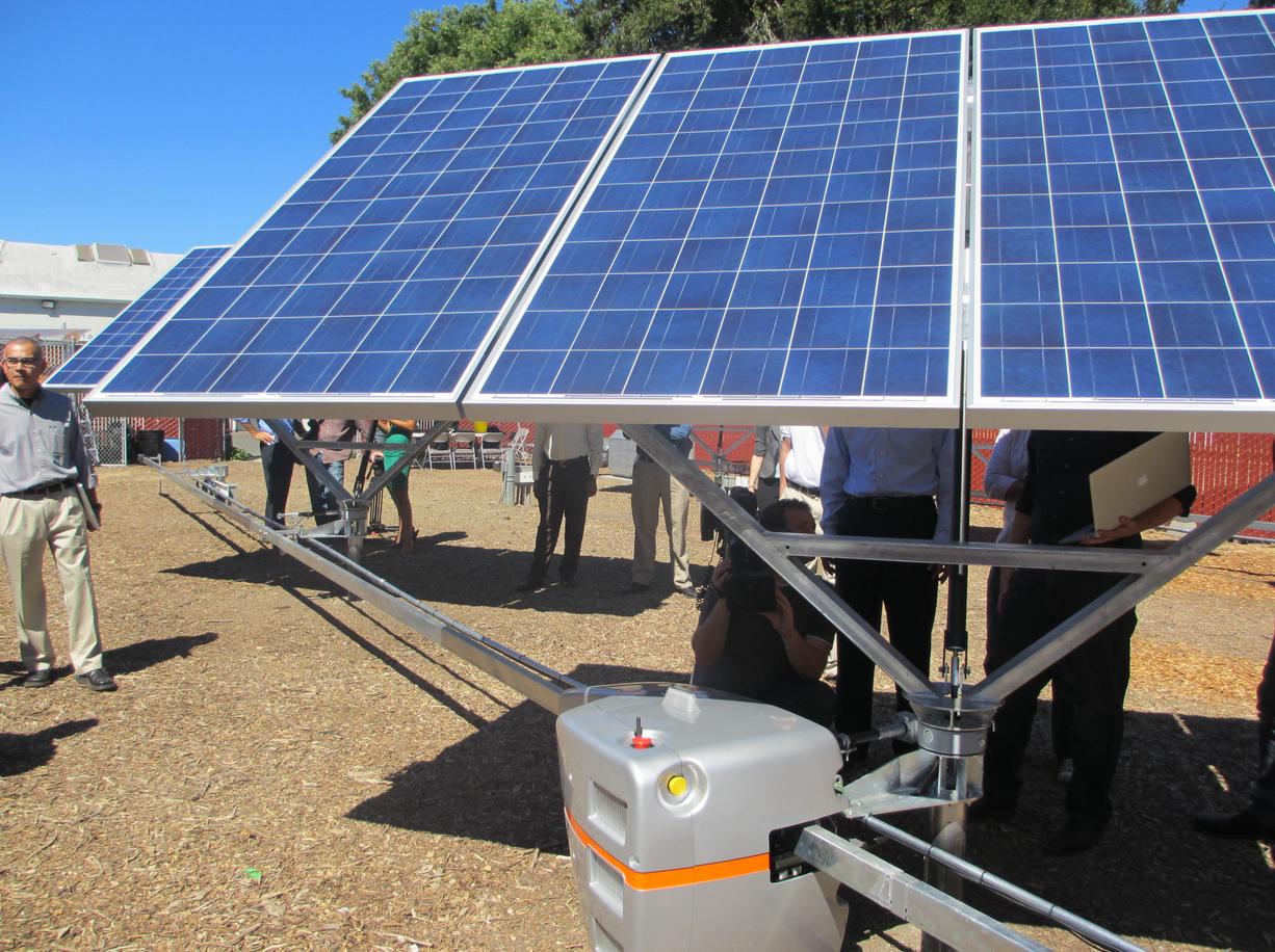As a Valley solar startup shuts down, the solar sector booms